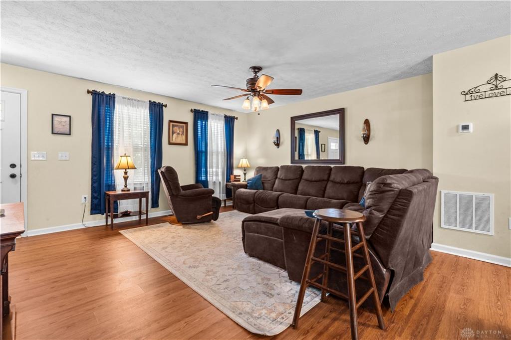 1120 Shannon Property Photo 9