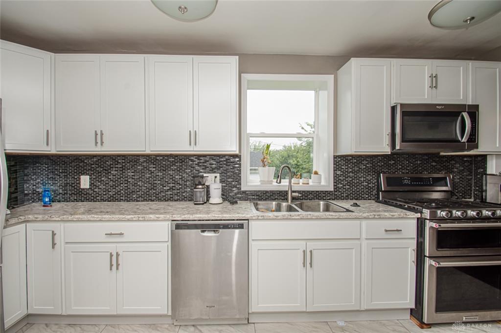 563 East Property Photo 8
