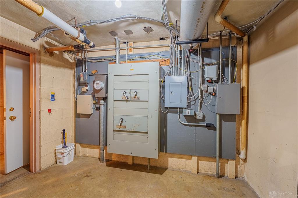 220 W Siebenthaler Property Photo 27