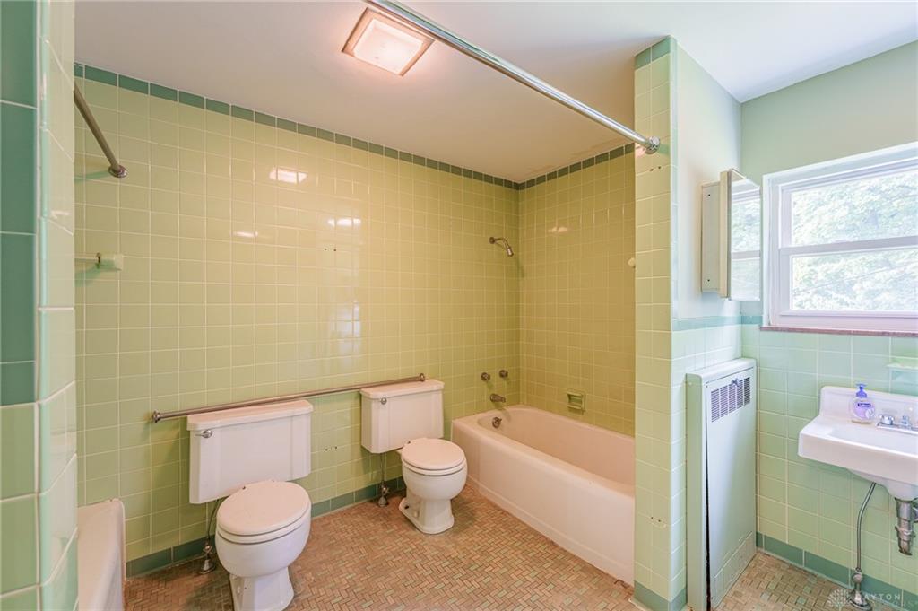 220 W Siebenthaler Property Photo 33