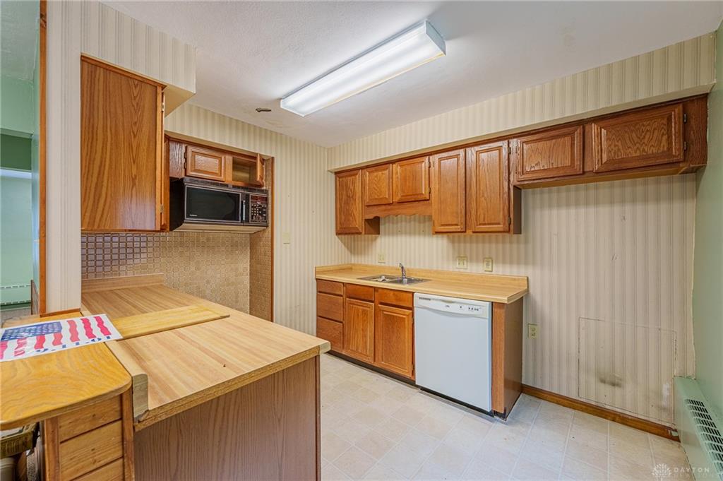220 W Siebenthaler Property Photo 39