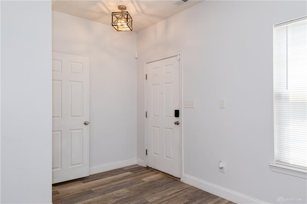 2261 Girard Property Photo 5