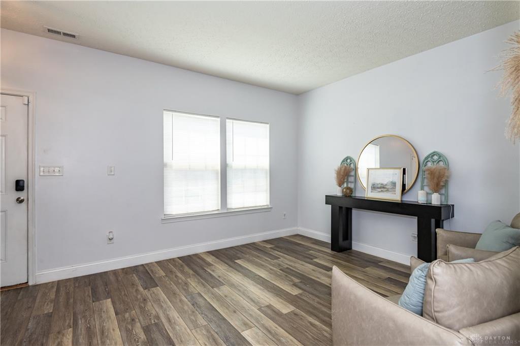 2261 Girard Property Photo 7