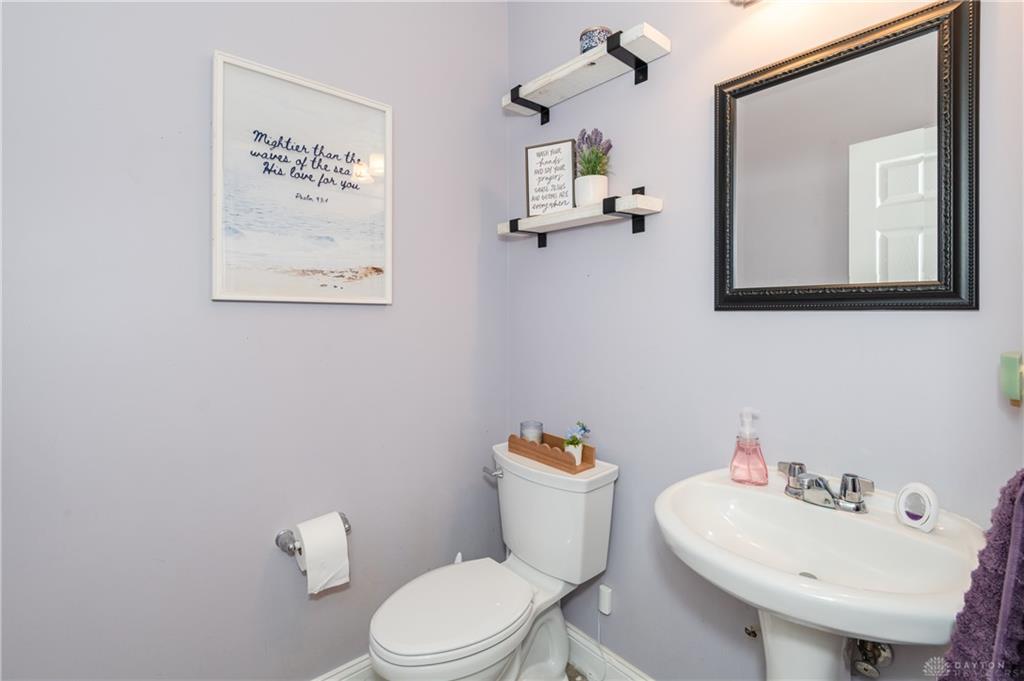 2261 Girard Property Photo 25
