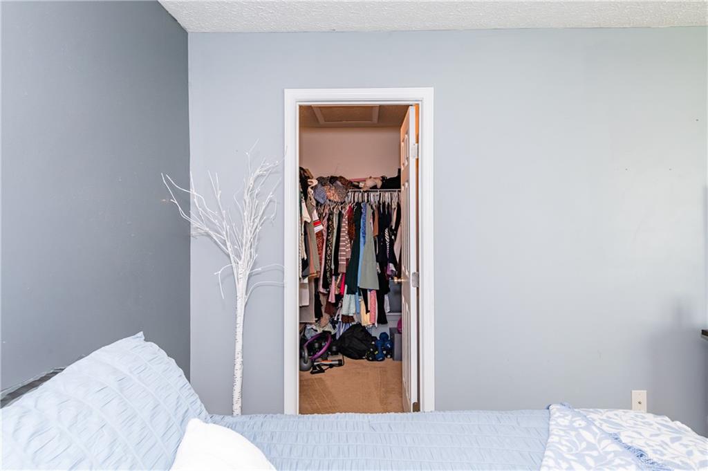 2261 Girard Property Photo 34