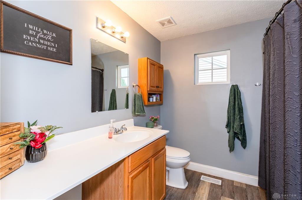 2261 Girard Property Photo 35
