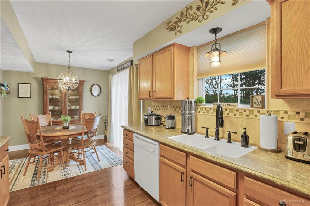 7382 Snug Harbor Property Photo 8