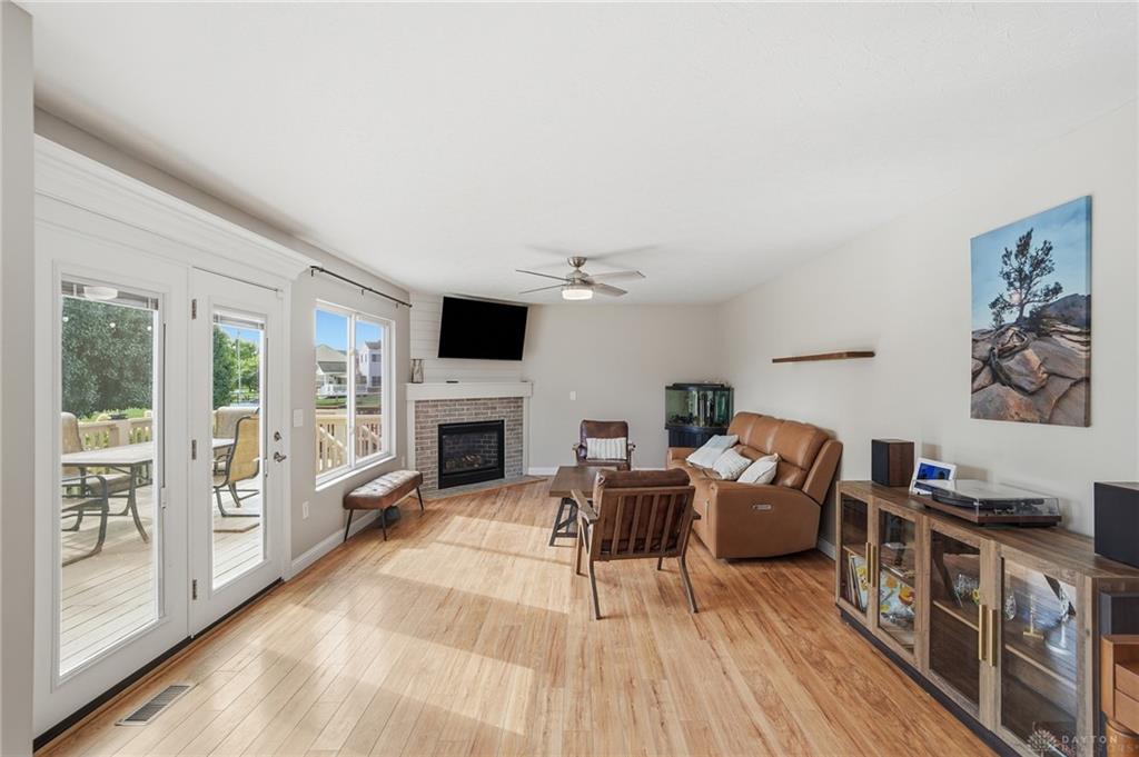 878 Grandstone Property Photo 8