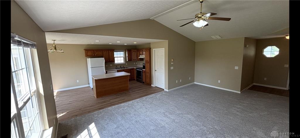 2712 Fieldbrook Property Photo 3