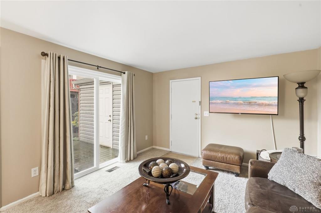 5569 Hummock Property Photo 6