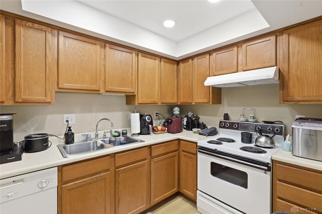 5569 Hummock Property Photo 13