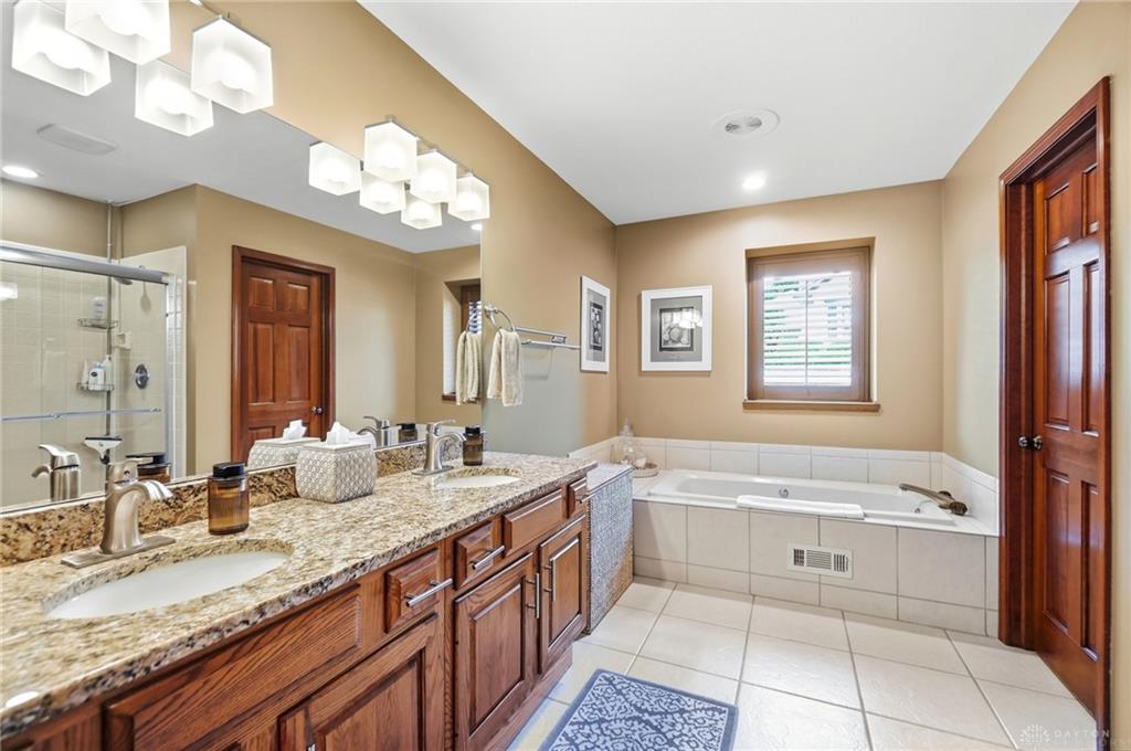 7128 Hunters Creek Property Photo 32