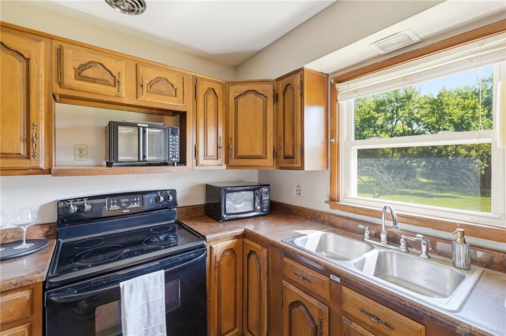7741 Lois Property Photo 15