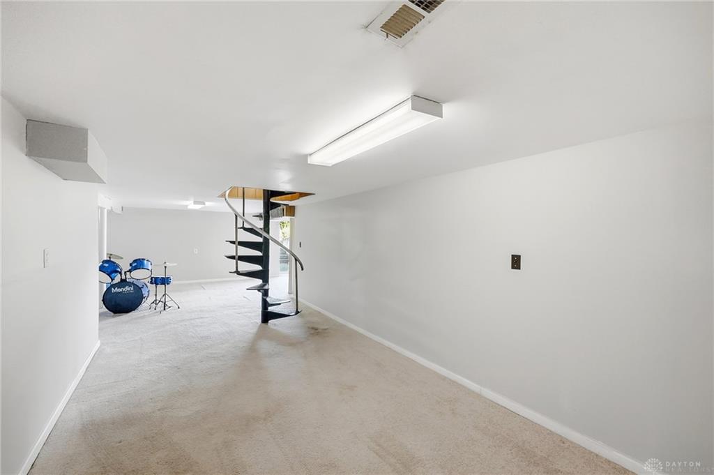 7741 Lois Property Photo 32