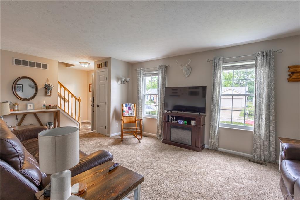1599 Woodside Property Photo 6