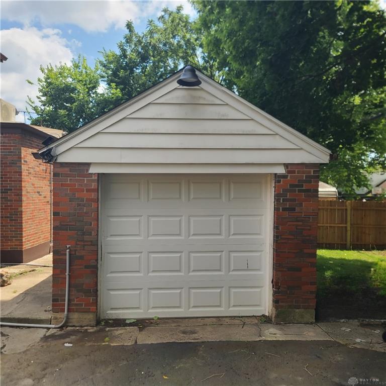 1533 Olmsted Property Photo 26