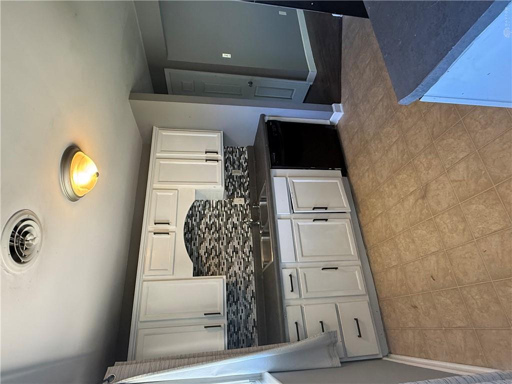 813 E Stroop Property Photo 13
