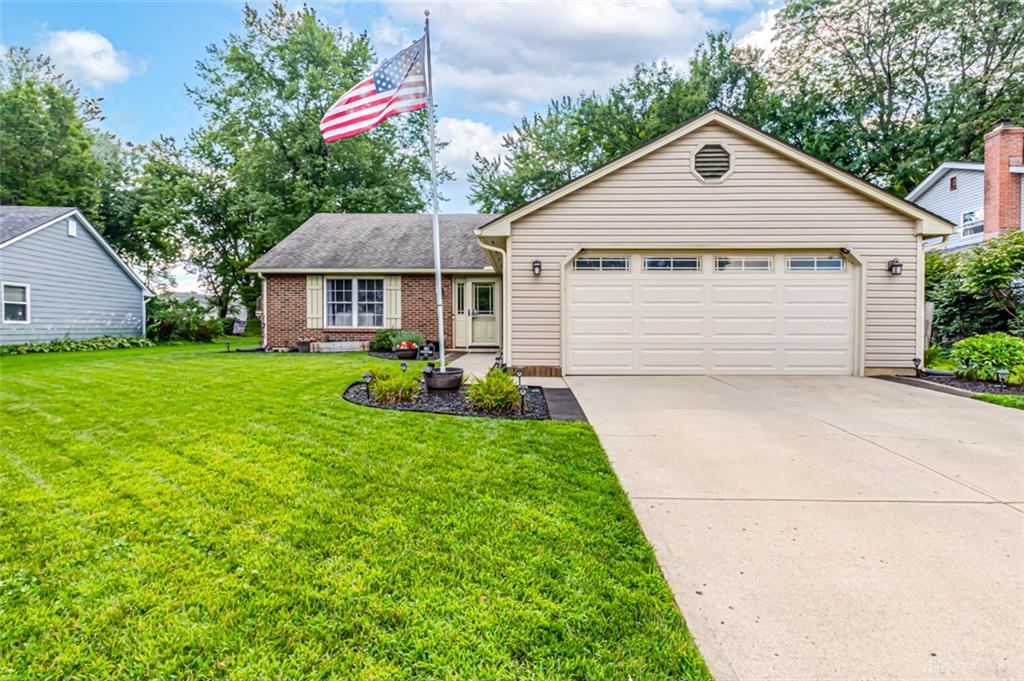 7847 Lockport Property Photo 1