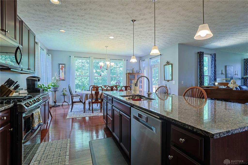8739 Elysee Property Photo 16