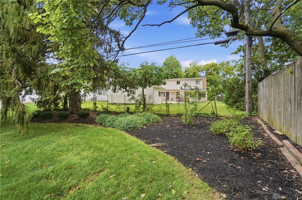 413 N Bromfield Property Photo 45