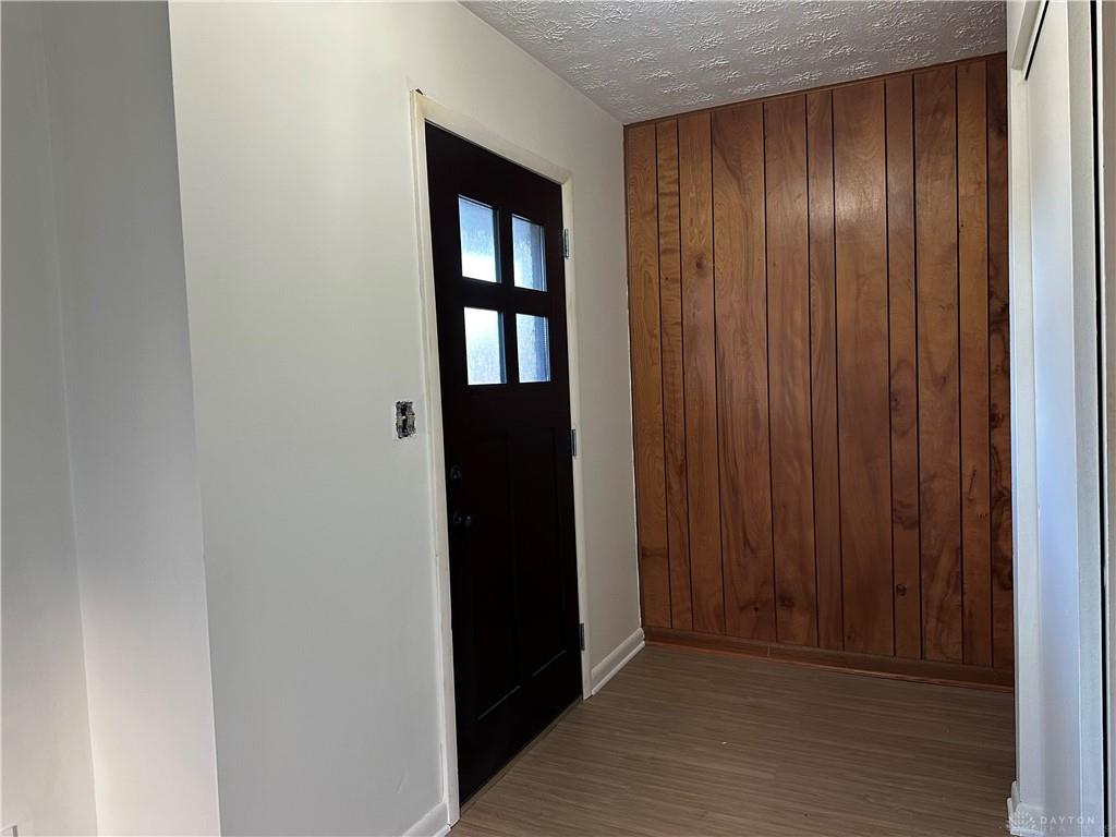 2824 Pinegrove Property Photo 2