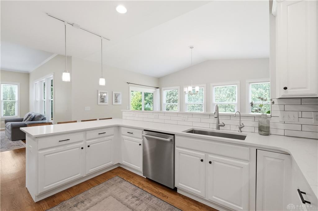 6479 Rosemont Property Photo 16