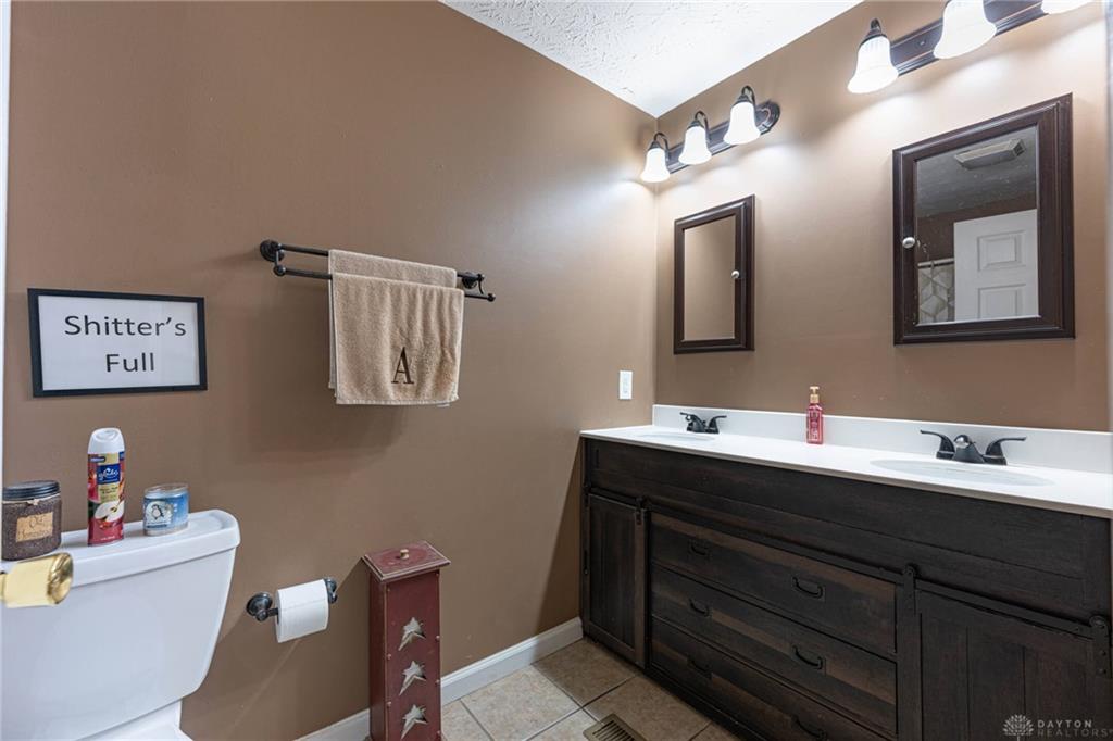 18 Kimberly Property Photo 17