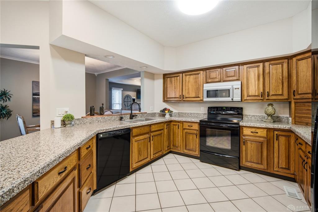 3595 Far Hills Property Photo 6