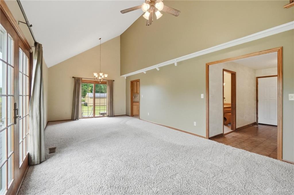 8751 Pleasant Plain Property Photo 10