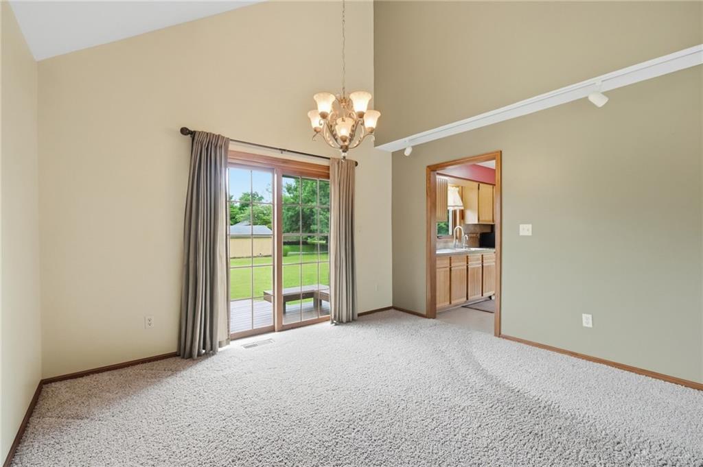 8751 Pleasant Plain Property Photo 11