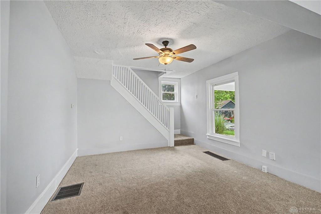 722 W Franklin Property Photo 9