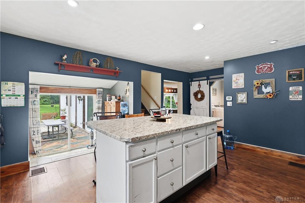 6487 Union Property Photo 14