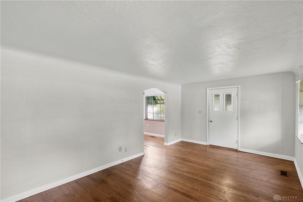 201 Castlewood Property Photo 10