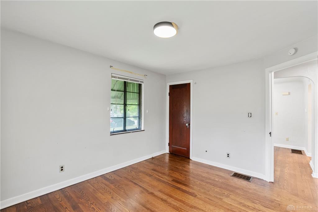201 Castlewood Property Photo 31