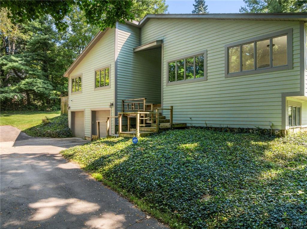 303 E Whipp Property Photo 5
