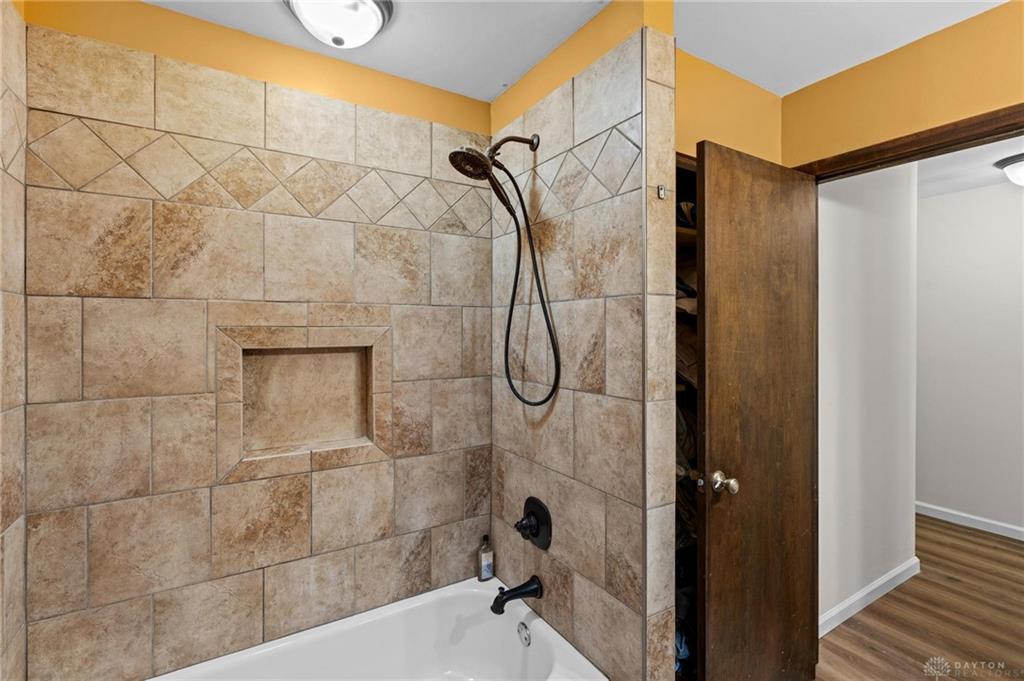 303 E Whipp Property Photo 33