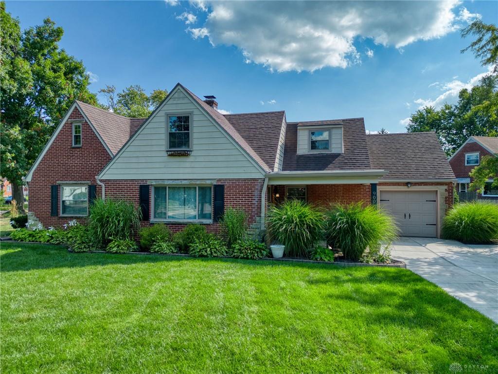 900 Devonshire Property Photo 1