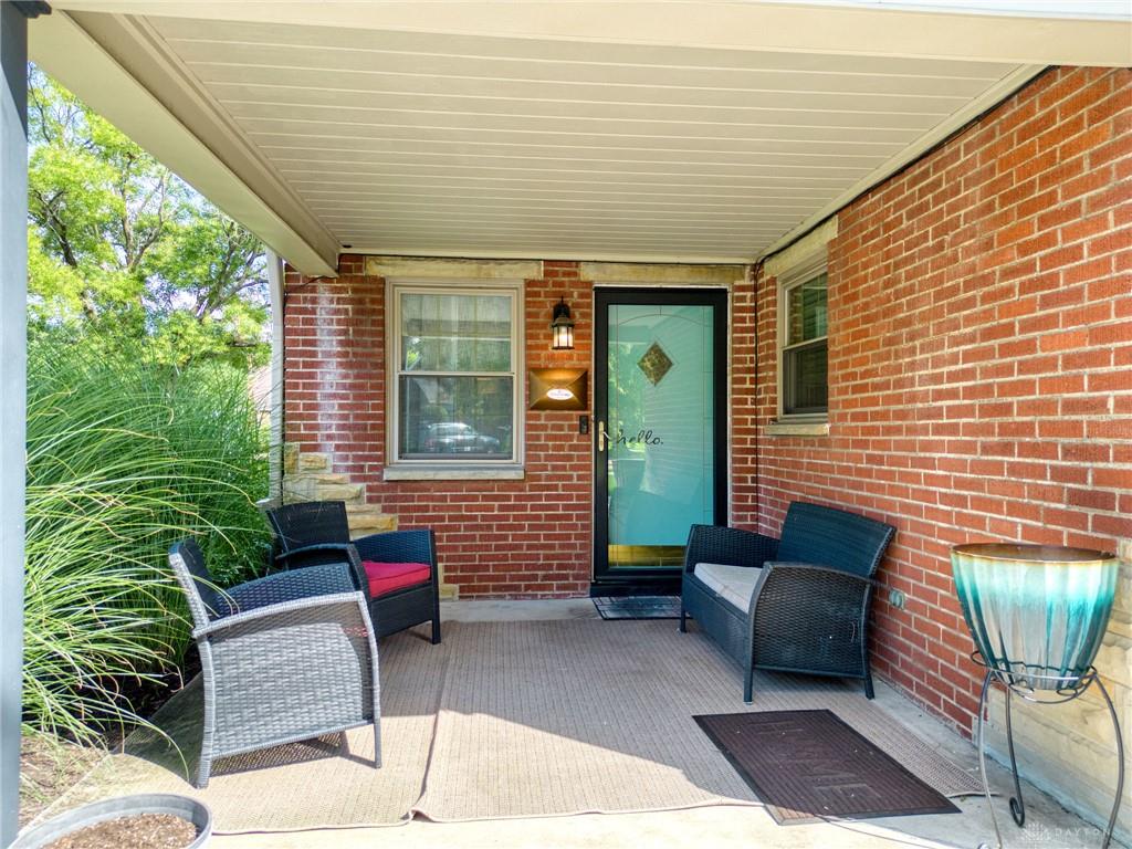 900 Devonshire Property Photo 4