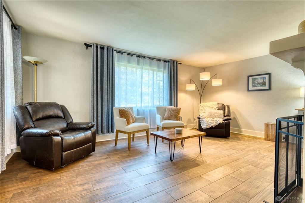 900 Devonshire Property Photo 6