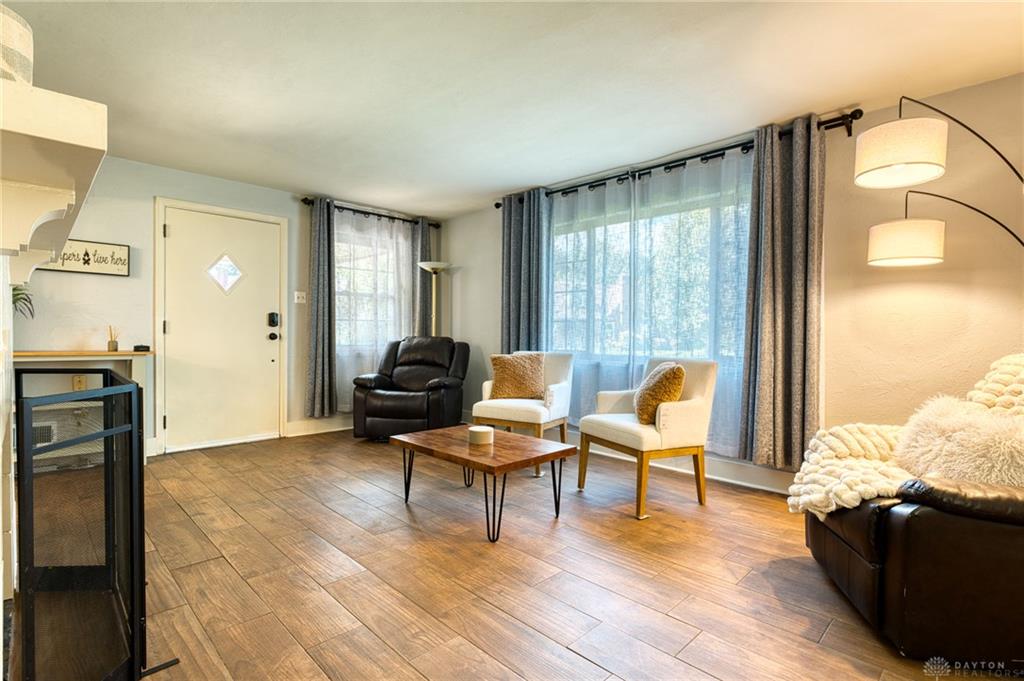 900 Devonshire Property Photo 7