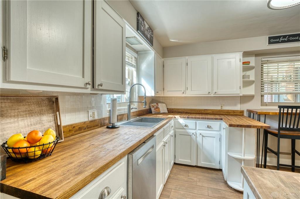 900 Devonshire Property Photo 10