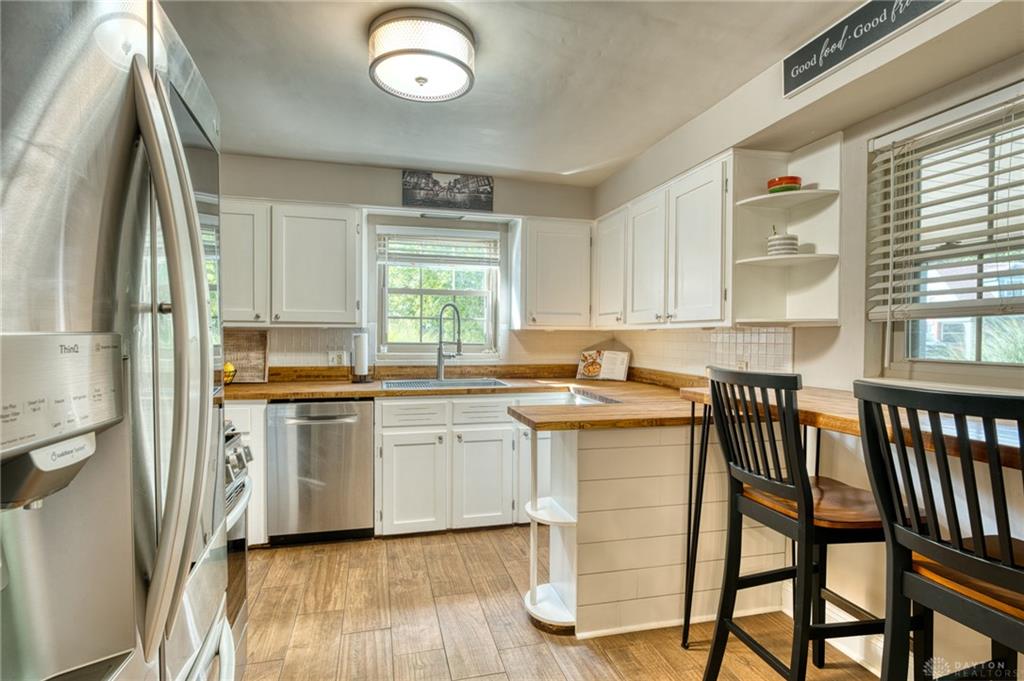 900 Devonshire Property Photo 12