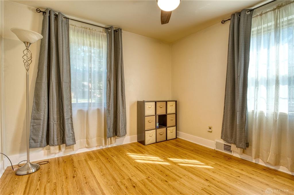 900 Devonshire Property Photo 19