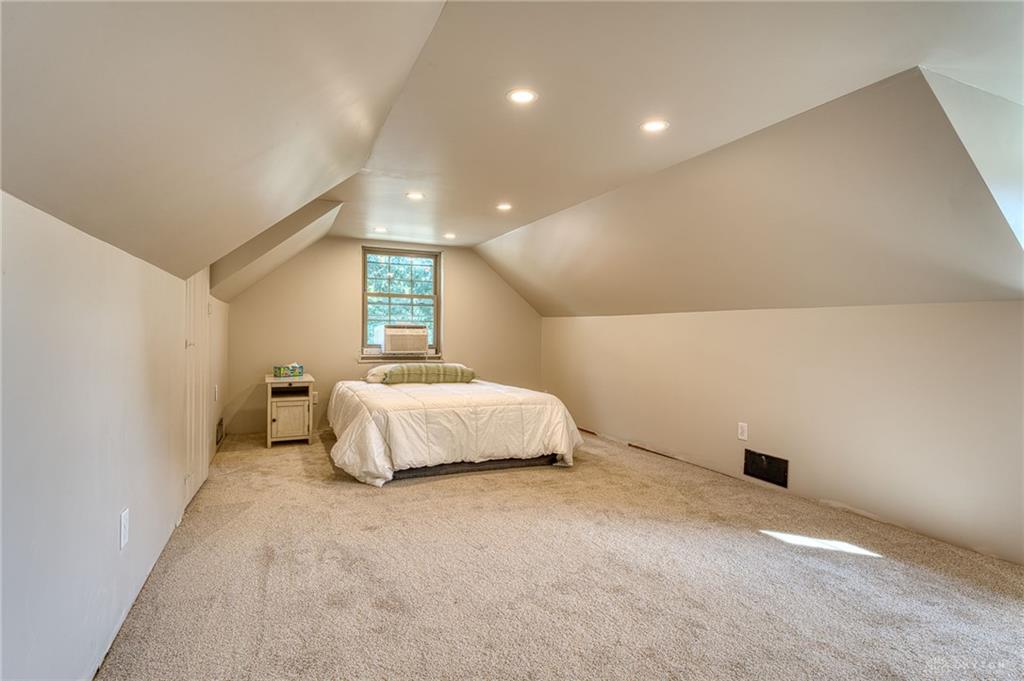 900 Devonshire Property Photo 23