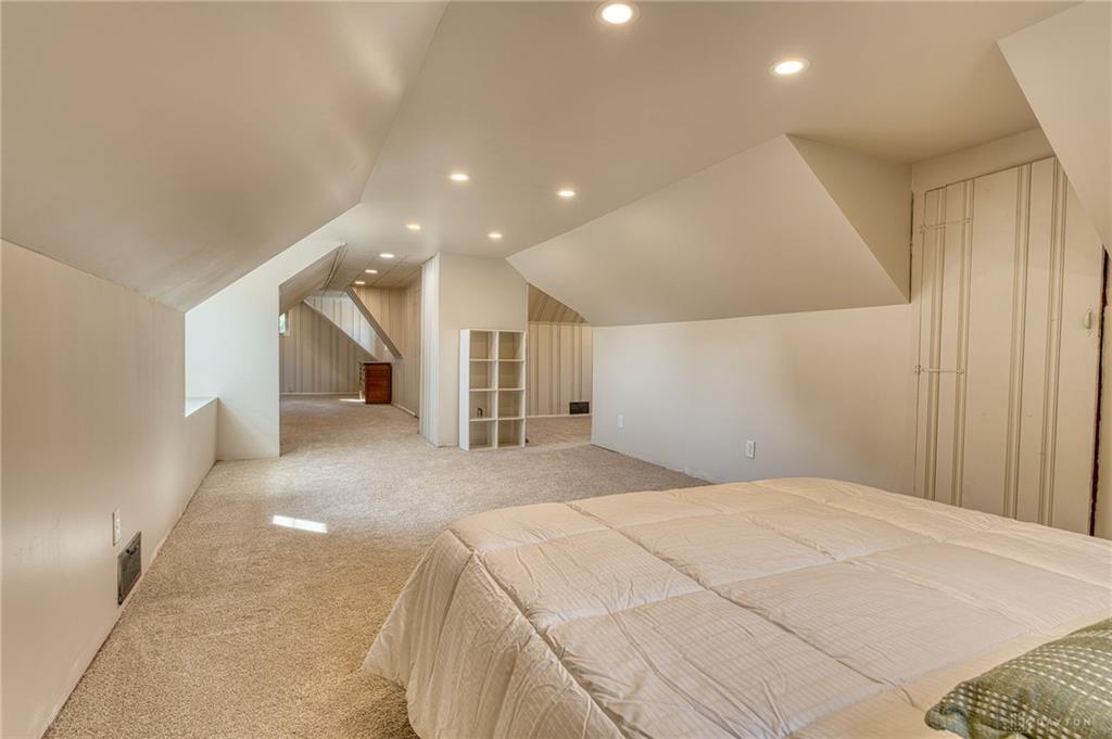 900 Devonshire Property Photo 24