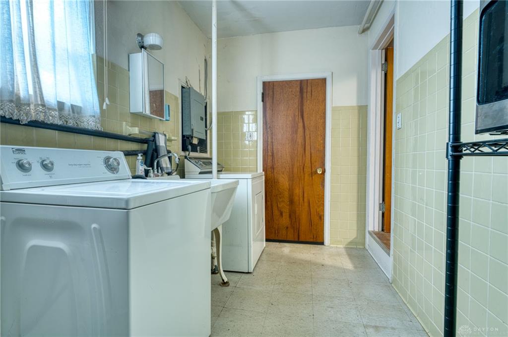 900 Devonshire Property Photo 26