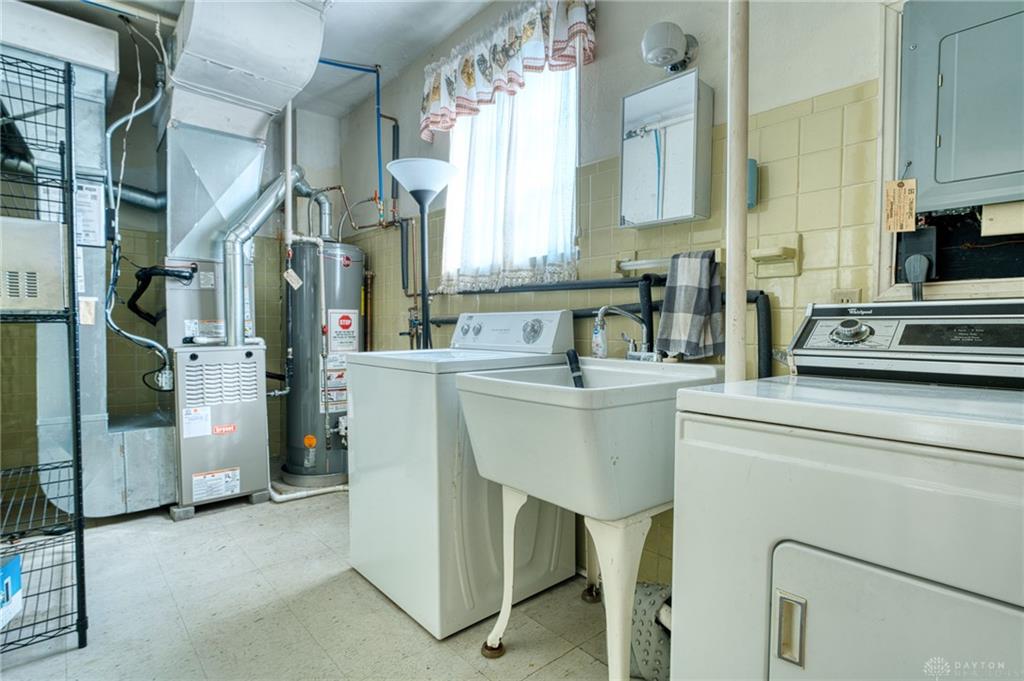 900 Devonshire Property Photo 27