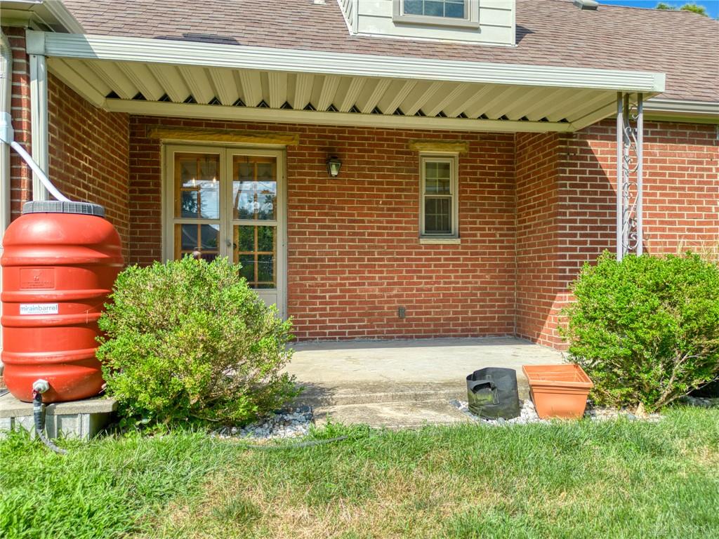 900 Devonshire Property Photo 30