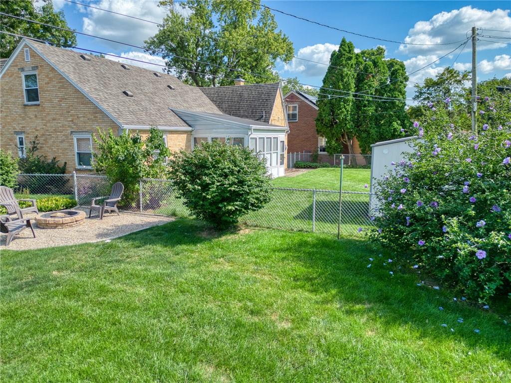 900 Devonshire Property Photo 33