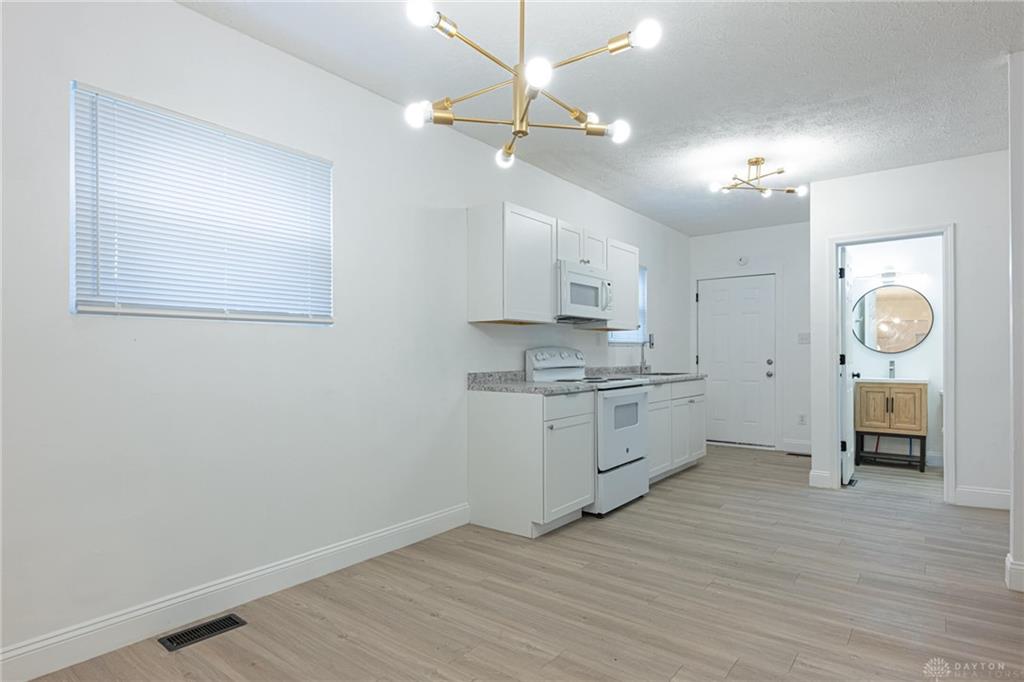 321 Deeds 319 Property Photo 2